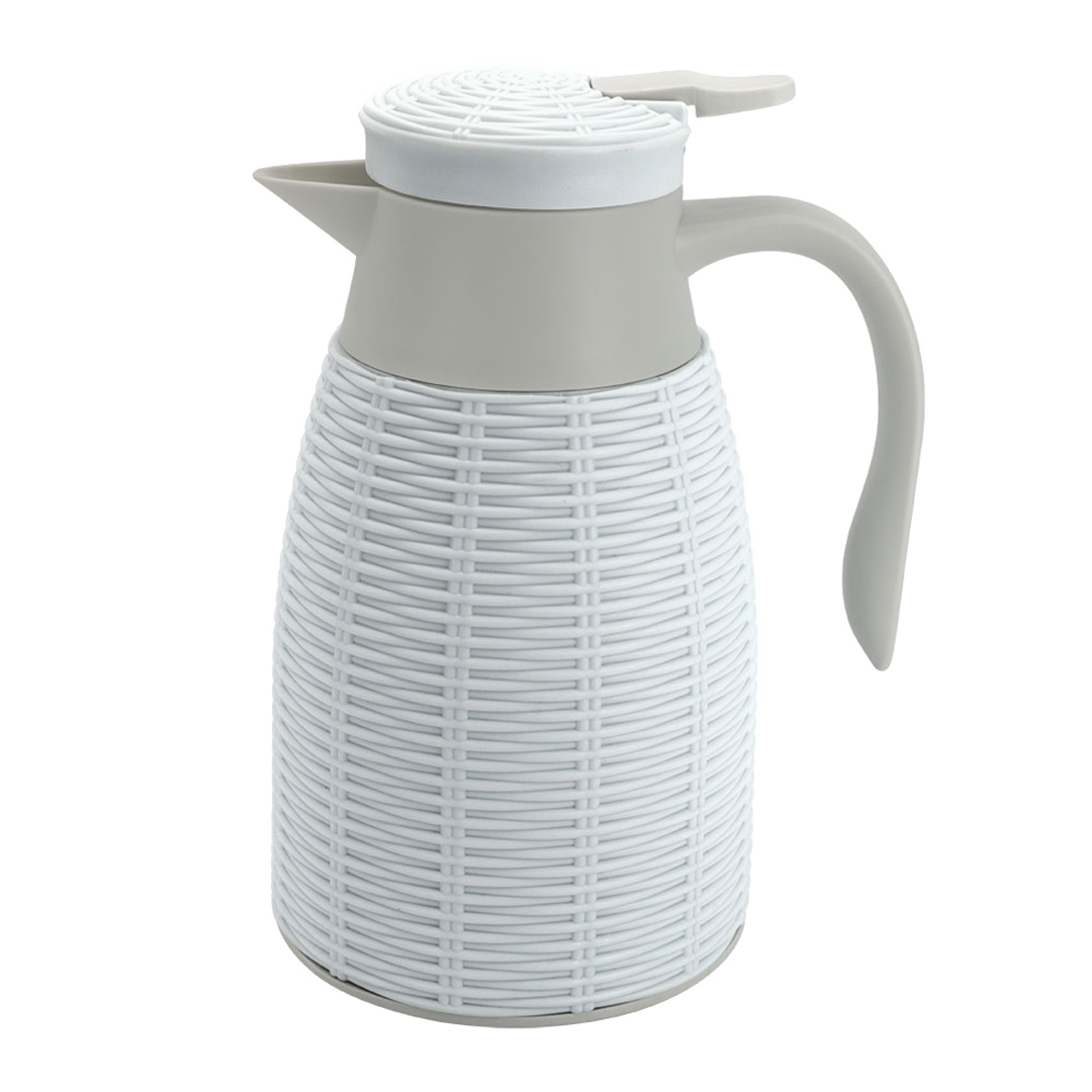 Fotografia para o produto Garrafa térmica revestida com rattan de plástico 1L L18xP14,5xA26,5cm Fotografia para o produto Garrafa térmica revestida com rattan de plástico 1L L18xP14,5xA26,5cm