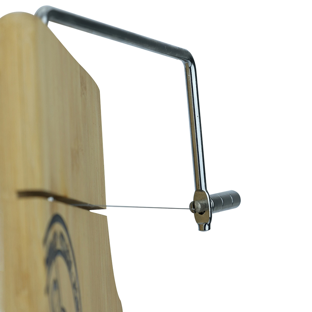 Fotografia para o produto Tábua para corte de queijo com cortador de aço inox P35xL24xA1cm